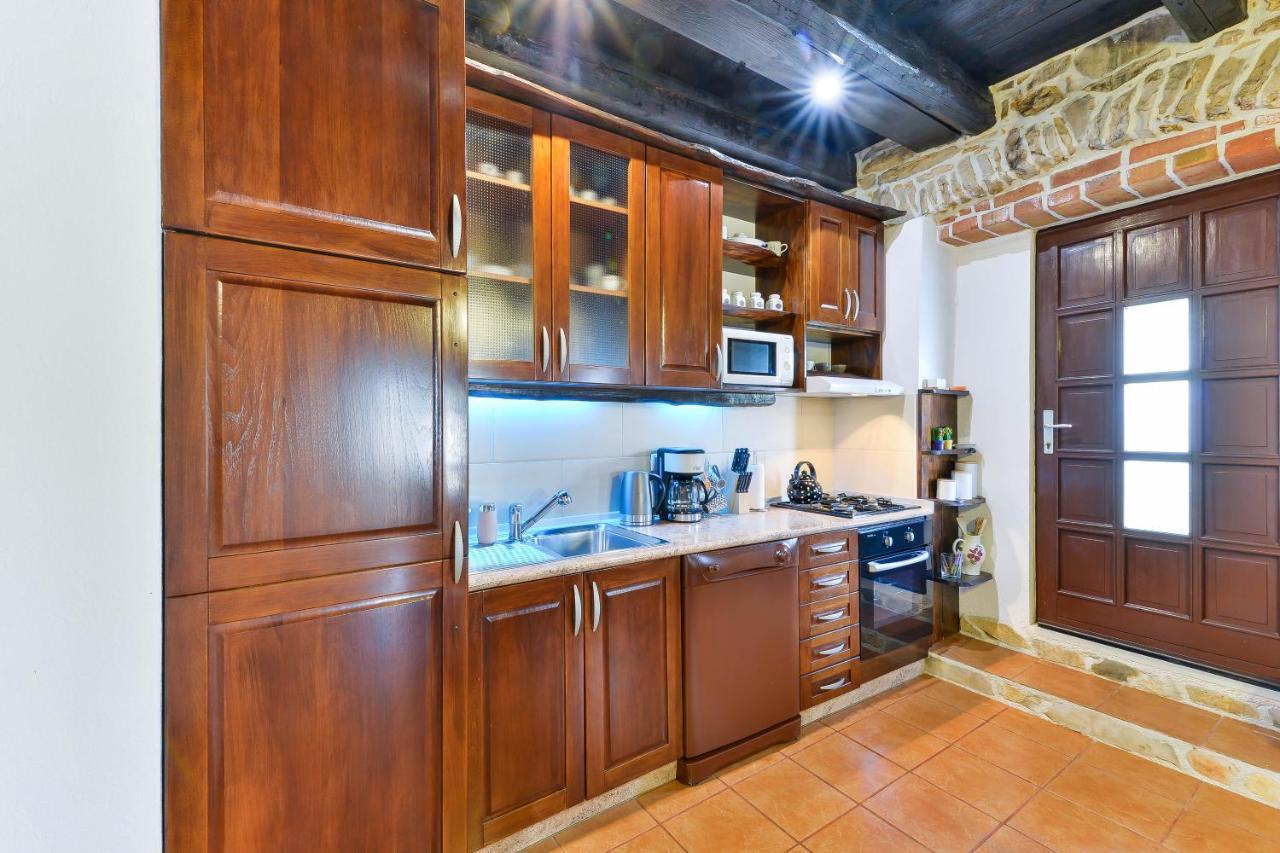 Villa Mia Sukosan Luaran gambar